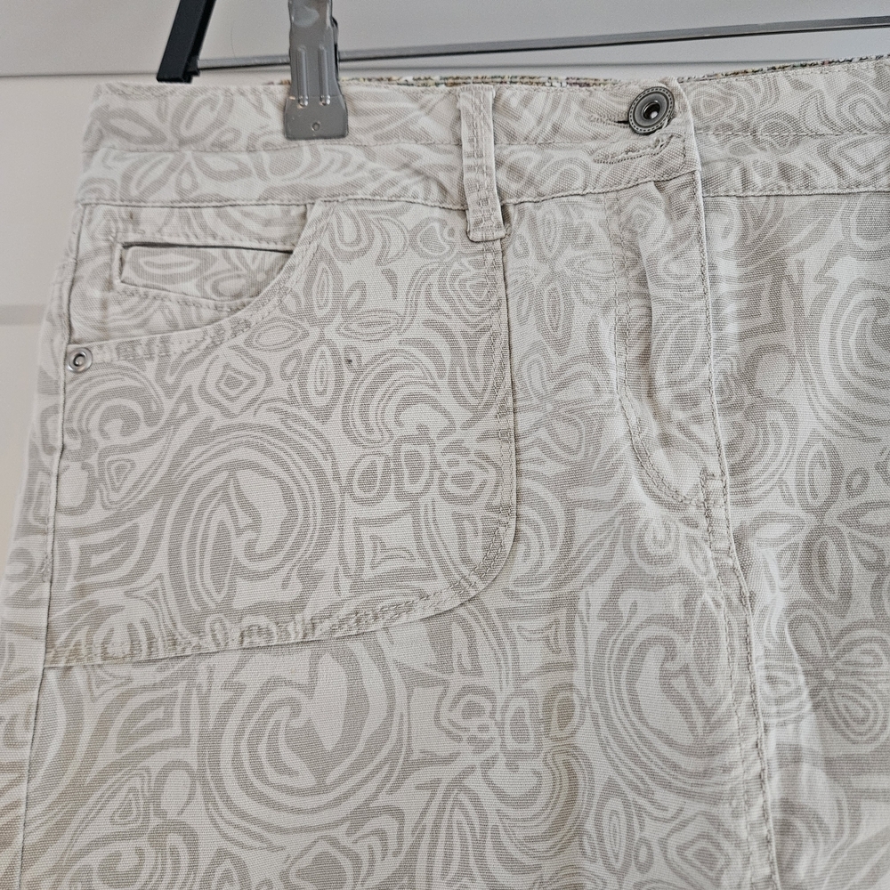 Denver Hayes Cream Floral Mini Skirt - Picture 2 of 4